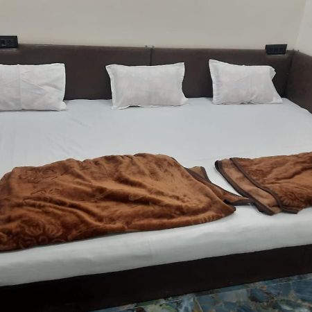 Golden Guest House Ujjain Εξωτερικό φωτογραφία